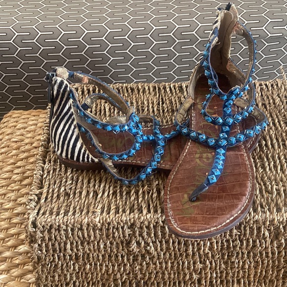 Sandals - Picture 2 of 3